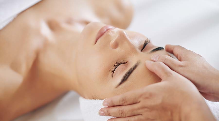 Mythen und Legenden: Massagetechniken für empfindliche Haut